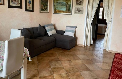 La Muddizza Apartment | Holiday Apartment "Smeraldo" with Sea View, Private Terrace & A/C