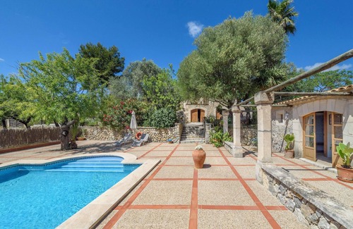 Calvia Apartment | Holiday Apartment Son Malero with Shared Pool & Wi-Fi