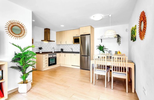 Torreblanca House | Holiday Apartment 'Torreblanca Premium Holiday Home' with Heated Pool & Wi-Fi
