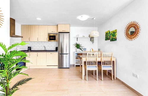Torreblanca House | Holiday Apartment 'Torreblanca Premium Holiday Home' with Heated Pool & Wi-Fi