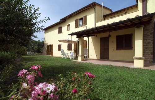 Torgiano Apartment | Holiday apartment Torgiano for 1 - 5 persons with 1 bedroom - Row house