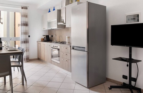 Rodello Apartment | Holiday Apartment "Umberto" with Balcony, A/C & Wi-Fi