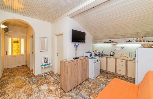 Utjeha Apartment | Holiday apartment Utjeha for 1 - 8 persons with 3 bedrooms - Holiday apartment
