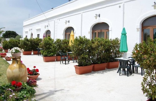 Casalini Apartment | Holiday Apartment "Viola - La Piccola Masseria" with Shared Mini Pool & Wi-Fi