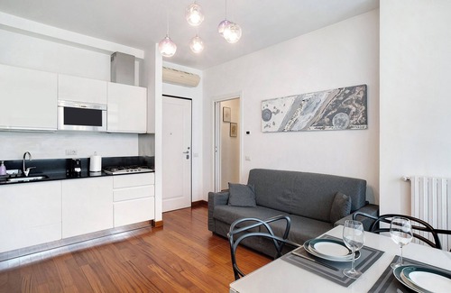 Sanremo Centre Apartment | Holiday Apartment "Via Carli" with Sea View, Private Terrace & Wi-Fi