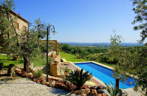 Vitolini Apartment | Holiday apartment Vinci for 1 - 6 persons with 3 bedrooms - Twin house