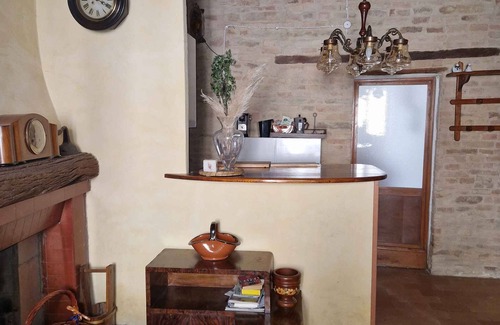 Fratte Rosa Apartment | Holiday apartment with fireplace
