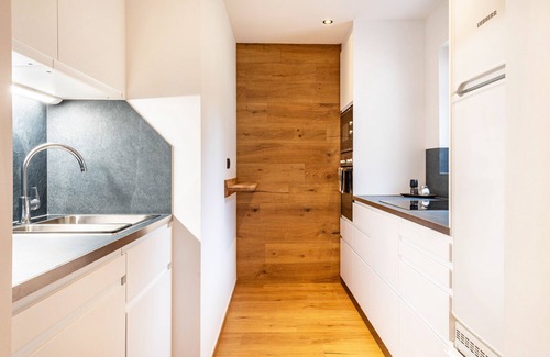 Feldthurns Apartment | Holiday Apartment "Wegscheiderhof Gartenwohnung" with Mountain View, Private Sauna & Wi-Fi