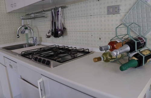 Calmasino Apartment | Holiday apartment with private garden and air conditioning