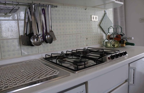 Calmasino Apartment | Holiday apartment with private garden and air conditioning
