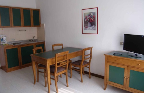 Corno Apartment | Holiday apartment with air conditioning, internet, balcony and rooftop pool