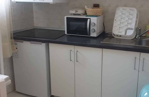 Mihotici Apartment | Holiday apartment with air conditioning and pool