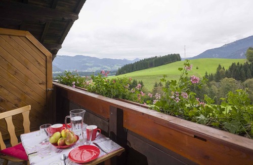 Koessen Apartment | Holiday apartment with mountain views and heating