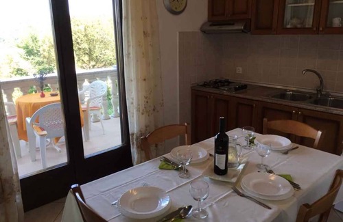 Tribulje Apartment | Holiday apartment with terrace and sea view