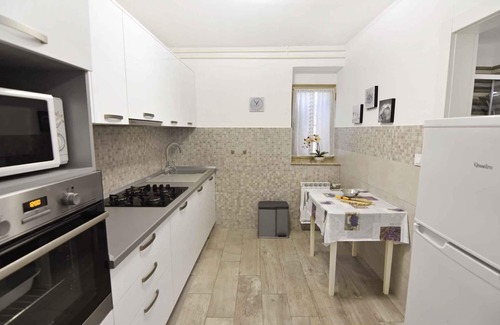 Murine Apartment | Holiday apartment with two bathrooms and two air conditioners