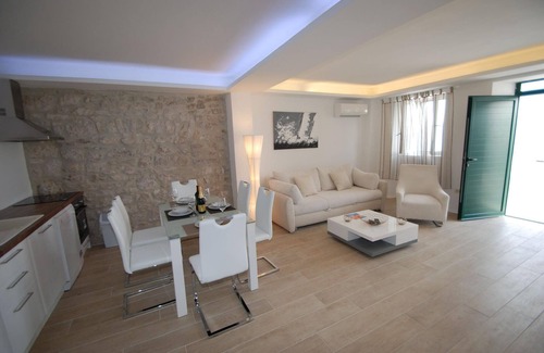 Gradac Apartment | Holiday apartment Zaostrog for 1 - 5 persons with 3 bedrooms - Twin house