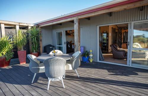 Richmond Downs House | Holiday Bliss - Kiwi Suite