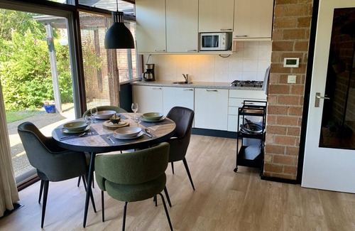 Sint Maartenszee House | Holiday bungalow close to the beach, sleeps 4 with lovely garden