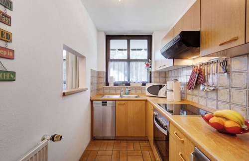 Garmisch-Partenkirchen Apartment | Holiday Apartment "Christina" with Mountain View, WLAN & Balcony