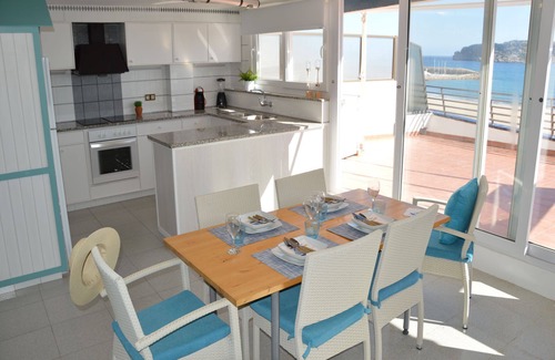 L'Estartit Apartment | Holiday flat 'Catalonia Atico' near the beach with terrace and air conditioning