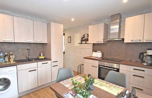 Ernstroda Apartment | Holiday flat in Ernstroda near a ski resort.