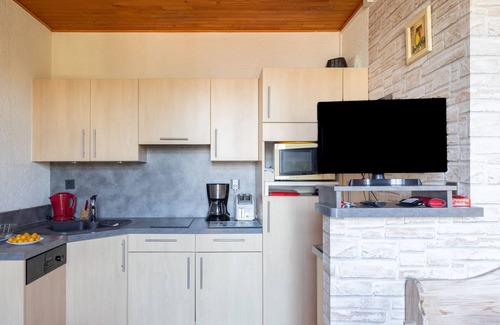 Saint-Gervais-les-Bains Apartment | Holiday Studio "Gai Soleil" with Mountain View