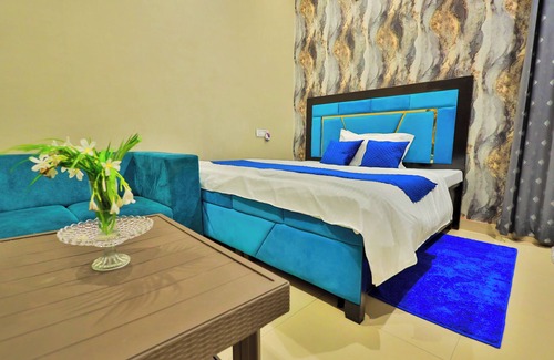 Panipat Hotel | Holiday Green