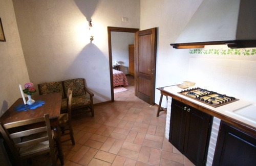 Montone House | Holiday Home in Montone with Pool & Terrace