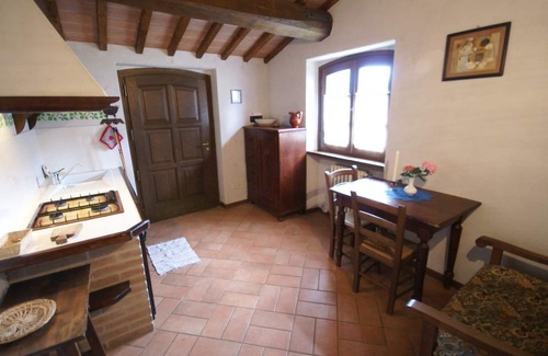 Montone House | Holiday Home in Montone with Pool & Terrace