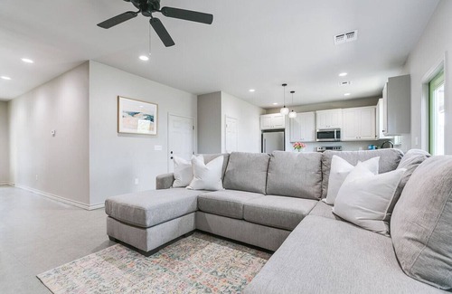 San Angelo House | Holiday Haven - 3 BR/2 BA - New!