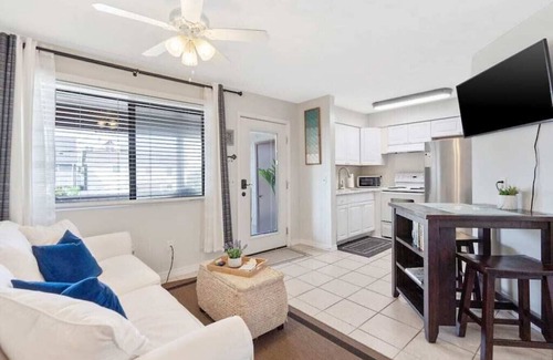 Holiday Beach Condo | Holiday Haven! 2-Min Walk to Sandy Beach!