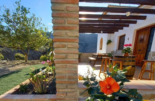 Canillas de Aceituno House | Holiday Home 'Casa Clara' with Beautiful Views, Pool, Terrace & Wi-Fi