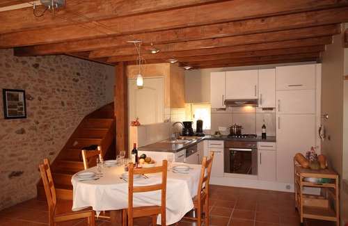 Sainte-Foy-de-Longas House | Holiday Home 'Le Sabotier' with Private Garden and Wi-Fi