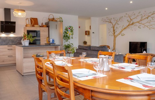 La Rochette House | Holiday Home 'Les Chaudannes' with Mountain View, Wi-Fi and Air Conditioning