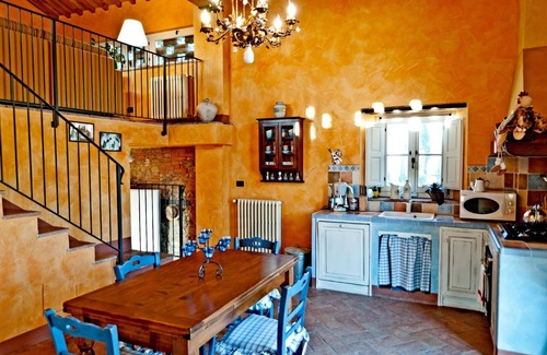 Montelupo Fiorentino House | Holiday house Montelupo Fiorentino for 1 - 16 persons with 8 bedrooms - Holiday house