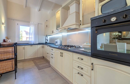 Punta De Su Turrione House | Holiday Home 'Flora Sea View' with Sea View, Wi-Fi and Air Conditioning