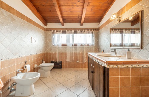San Giovanni Suergiu House | Holiday Home 'Gaia Casa Vacanze' with Private Terrace, Balcony and Air Conditioning