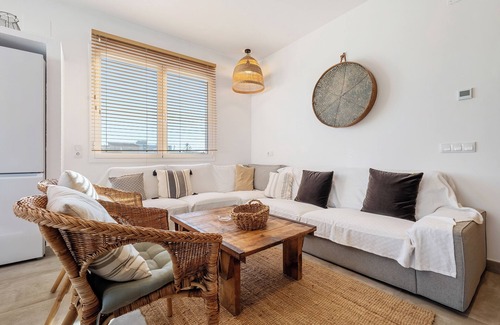 Sant Jaume d'Enveja House | Holiday Home 'Mas Midó' with Mountain View, Wi-Fi and Air Conditioning