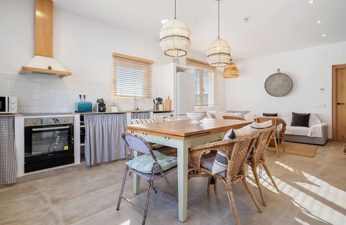 Sant Jaume d'Enveja House | Holiday Home 'Mas Midó' with Mountain View, Wi-Fi and Air Conditioning