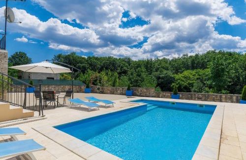 Kircija House | Holiday Home Šterna by Interhome