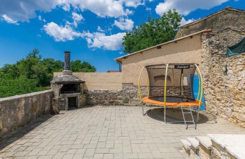 Kircija House | Holiday Home Šterna by Interhome
