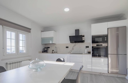 Cee House | Holiday Home 'A Neida Con Vistas Al Mar' with Sea View, Private Terrace and Wi-Fi