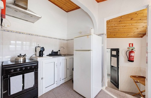 Aljezur House | Holiday Home 'Abrigo Do Pescador' with Sea View, Private Terrace and Wi-Fi