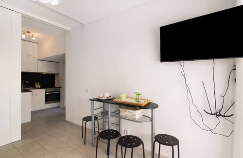 Aldeia das Acoteias House | Holiday Home 'Aldeia Das Açoteias' with Private Terrace, Shared Garden and Air Conditioning