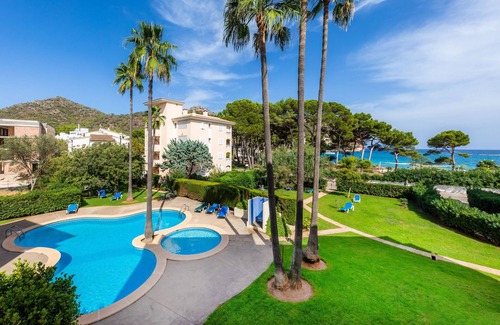 Canyamel House | Holiday Home Apartment Oro del Mar 1A with Mountain View, Shared Pool & Wi-Fi