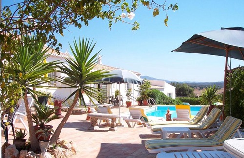 Alcalar House | Holiday Home at Portimão with Fenced Garden