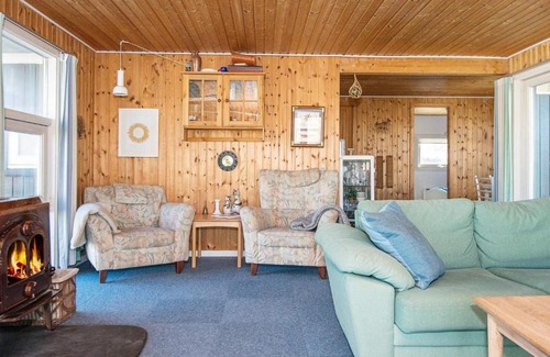 Henne Strand House | Holiday Home Blåklokkevej
