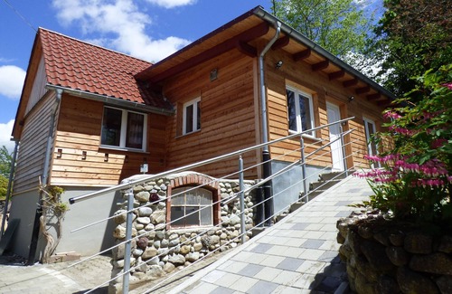 Deggenhausertal House | Holiday Home 'Bodensee-Landurlaub' with Private Terrace, Private Garden and Wi-Fi