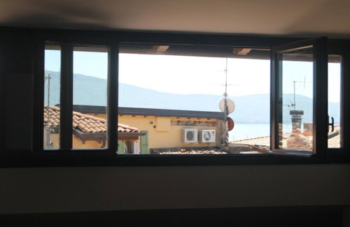 Bogliaco Apartment | Holiday home, Bogliaco, the western shore of Lake Garda