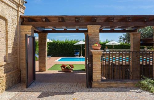 Crecchio House | Holiday Home Borgo Agrituristico Il Pino-2 by Interhome
